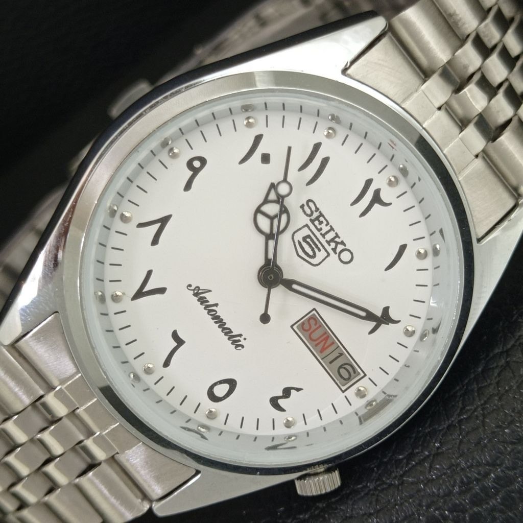 Vintage 1985 Seiko Automatic Mens Silver Watch WDaydate  Black Accents